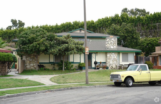 Building Photo - 12042 Laguna St