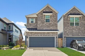 Building Photo - 9414 Spring Rain Dr