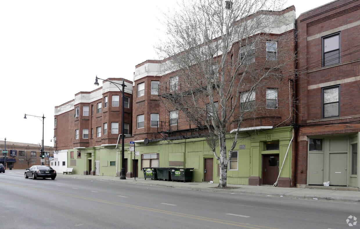 Foto del edificio - 3477-3481 S Archer Ave