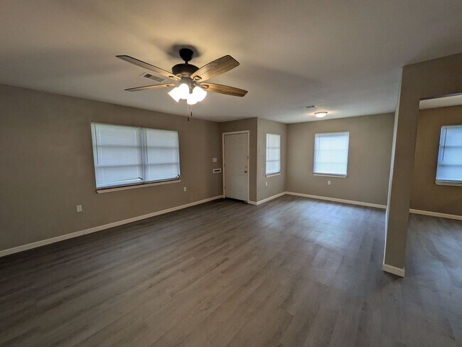 Foto del edificio - 5251 Procter St