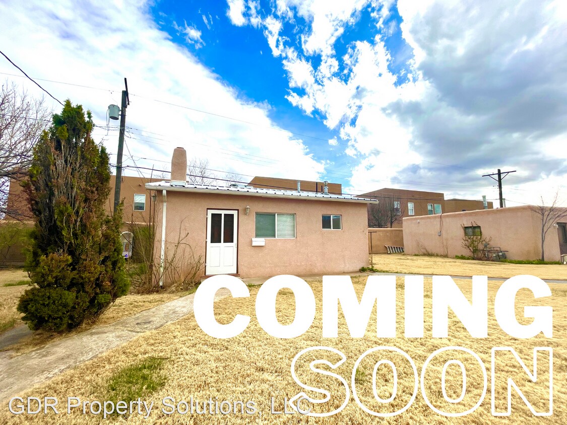 Primary Photo - Studio, 1 bath House - 2440 1/2 Rose Ave. ...