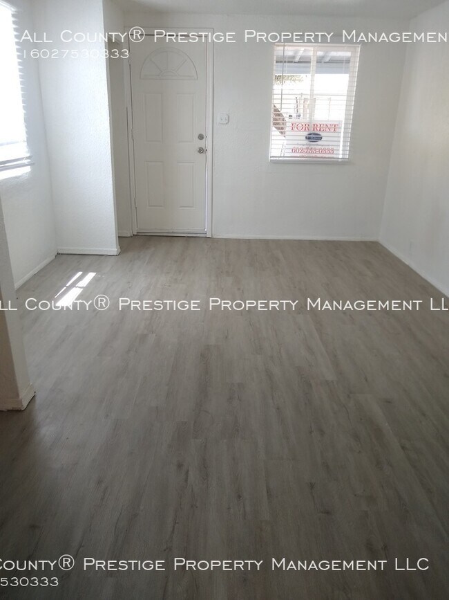 Building Photo - All-Inclusive One Bedroom Studio