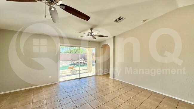 Foto del edificio - 14801 W Wethersfield Rd