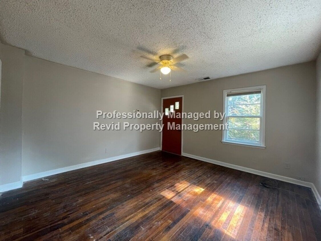 3725 Tutwiler Ave Unit MINGIONE 3727, Memphis, TN 38122 Room for Rent