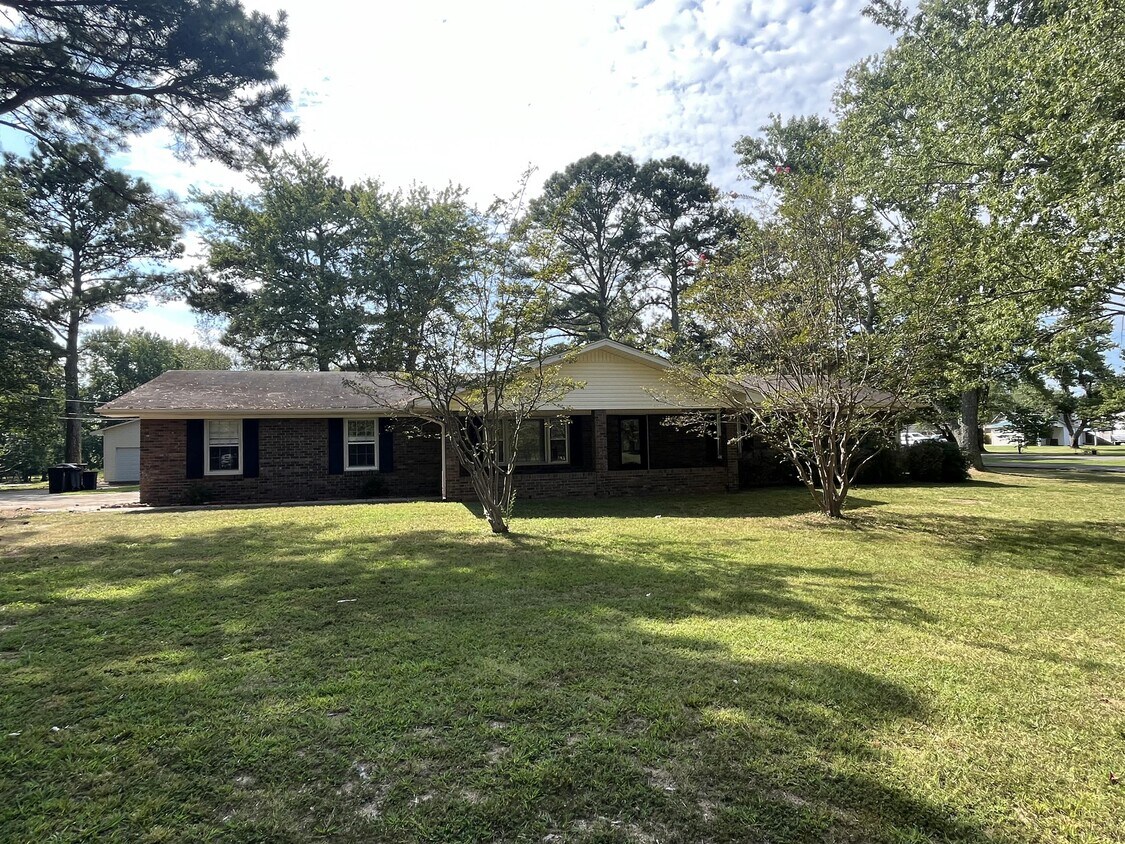 Primary Photo - 26530 McLemore Cir