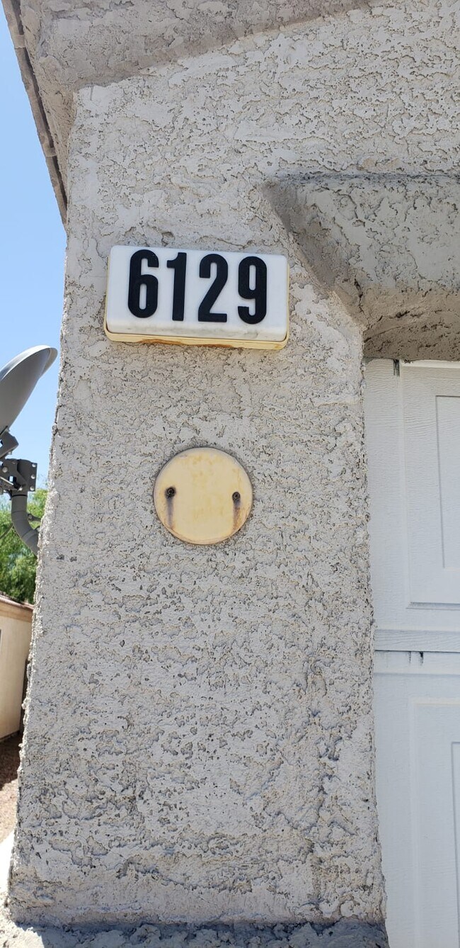 Foto del edificio - 6129 Kitamaya St