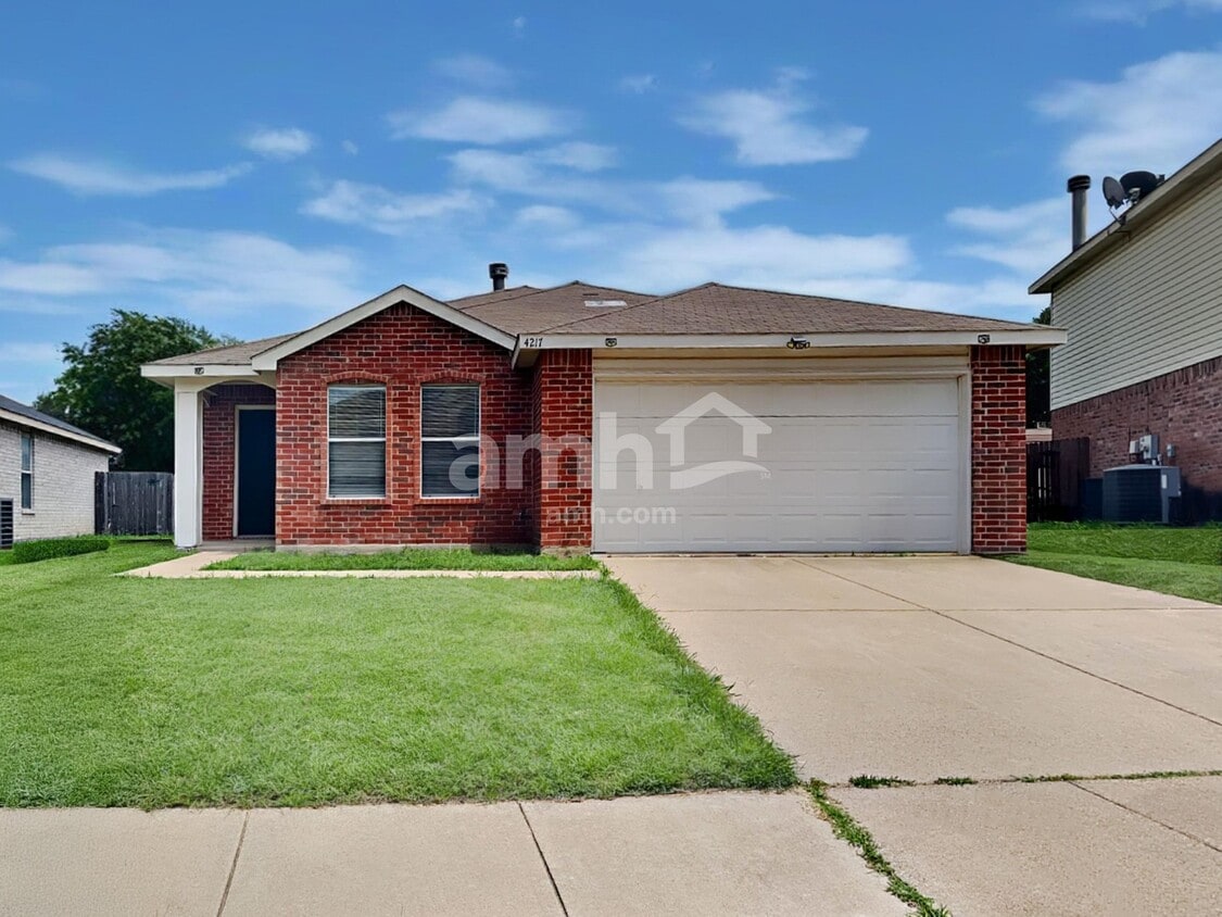 Primary Photo - 4217 Meadowknoll Dr