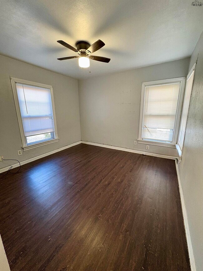 Foto del edificio - 1651 Wilson Ave