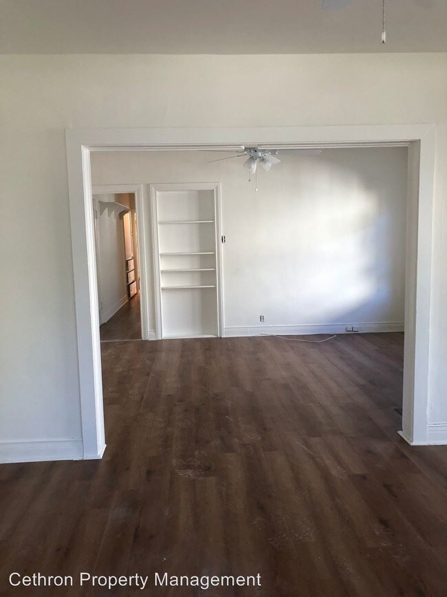 Foto del edificio - 819-825 N Ogden Dr