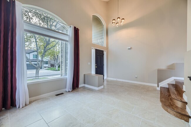 Foto del edificio - Luxury Living Awaits in this Grant Ranch H...
