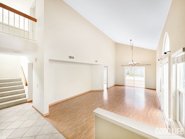 Foto del edificio - Beautiful 3B/2.5BA House in Rancho Bernard...