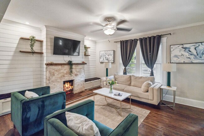 Foto del edificio - Room in House on Donnelly Ave SW