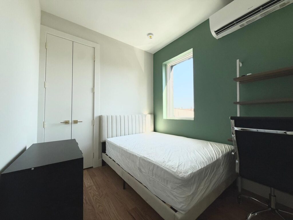 Foto principal - Furnished room/NOT APARTMENT