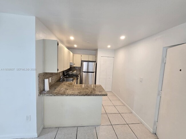 Foto del edificio - 2727 NW 17th Ter