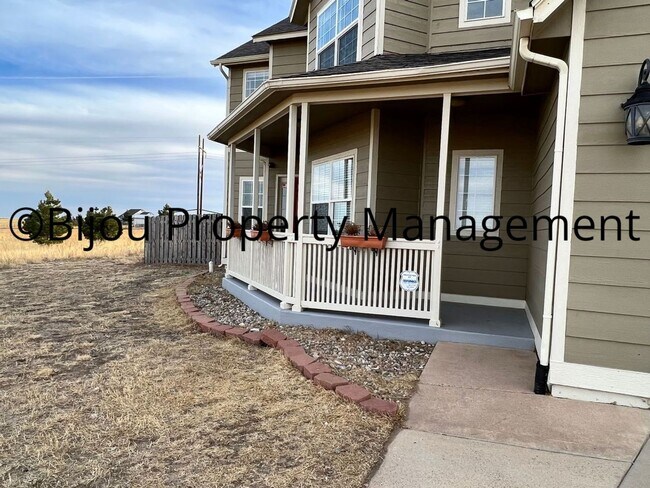 Building Photo - Spacious Country Living!