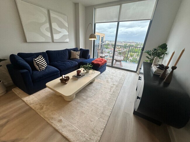 Foto del edificio - 1020 NW 36th Ct