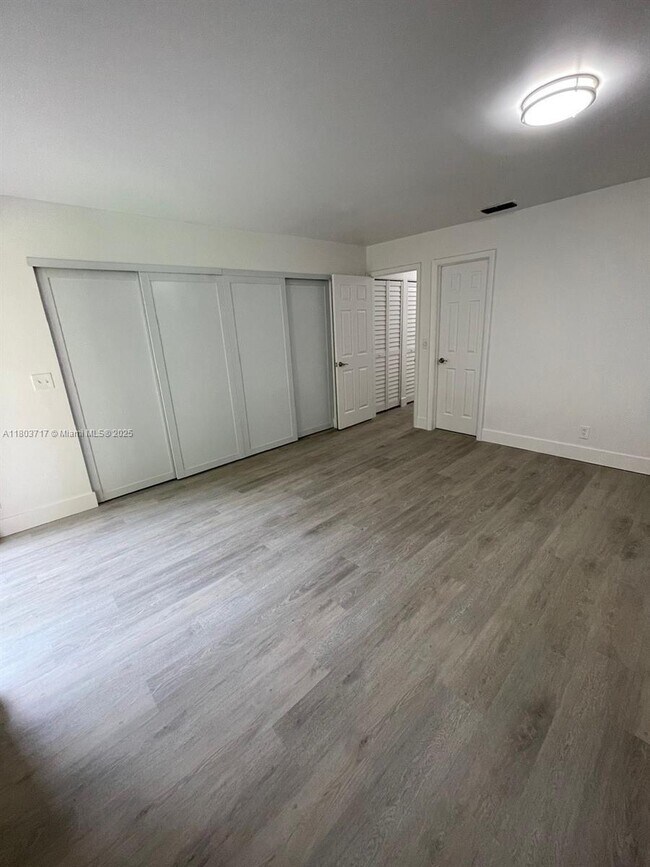 Foto del edificio - 4044 Sierra Terrace