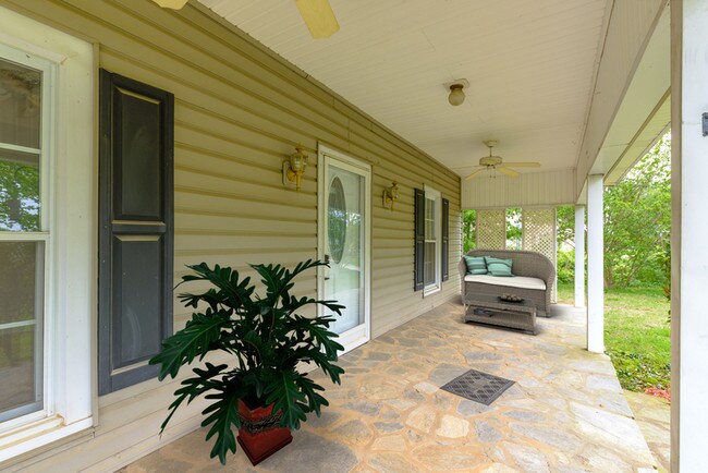 Foto del edificio - 2561 E Maiden Rd