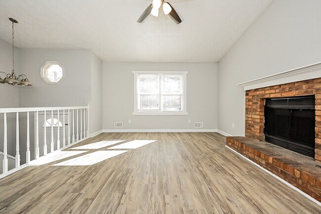 Foto del edificio - 308 Winchester Ct
