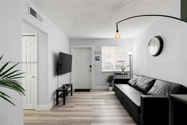 Foto del edificio - 7722 NE 3rd Ct