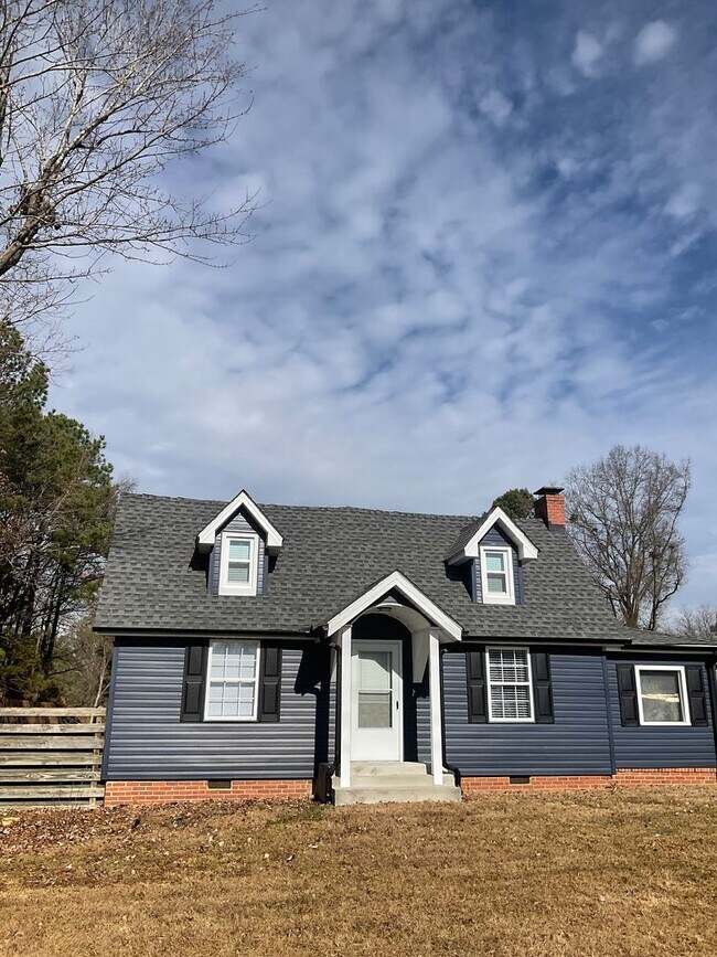 Foto del edificio - 5121 Wake Forest Hwy