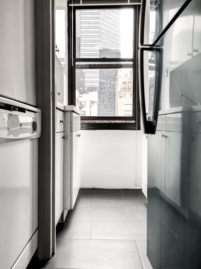Foto del edificio - 111 E 38th St