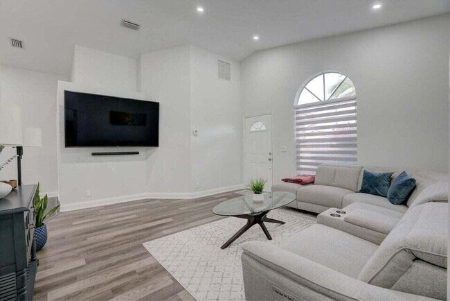 Foto del edificio - 6178 Garrett St