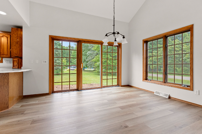 Building Photo - 3270 Maple Grove