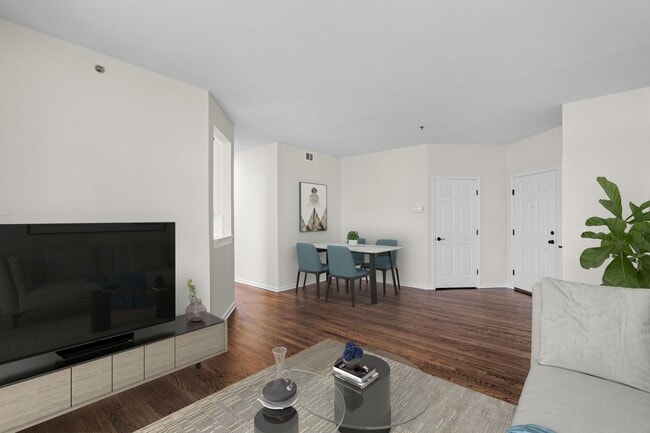 Interior Photo - COLUMBIA COURT, LLC
