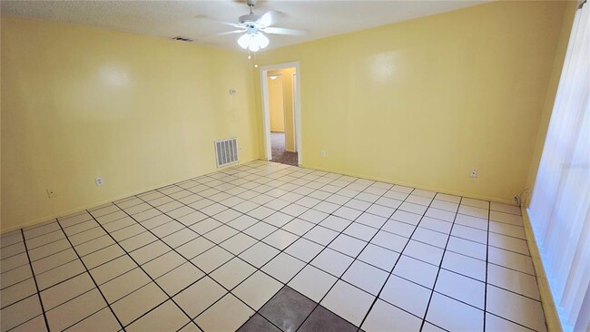 Building Photo - 1715 Bentley Blvd