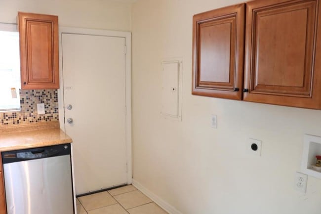 Building Photo - 3159 Belden St