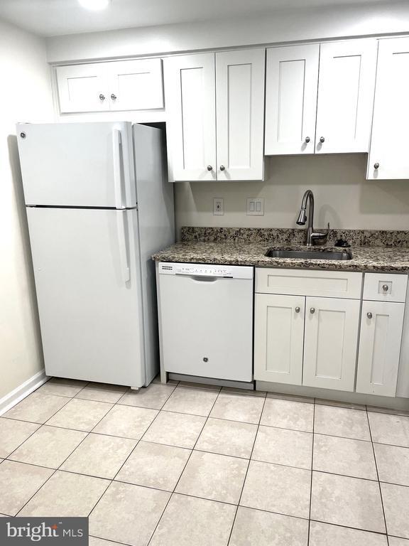 Foto del edificio - 7651 Tremayne Pl