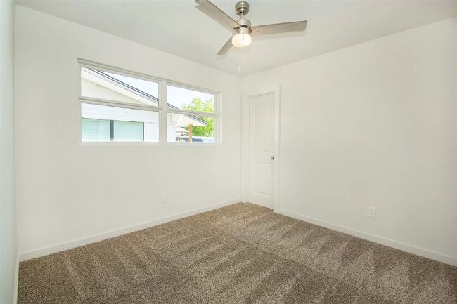 Foto del edificio - 3057 Dothan Ln