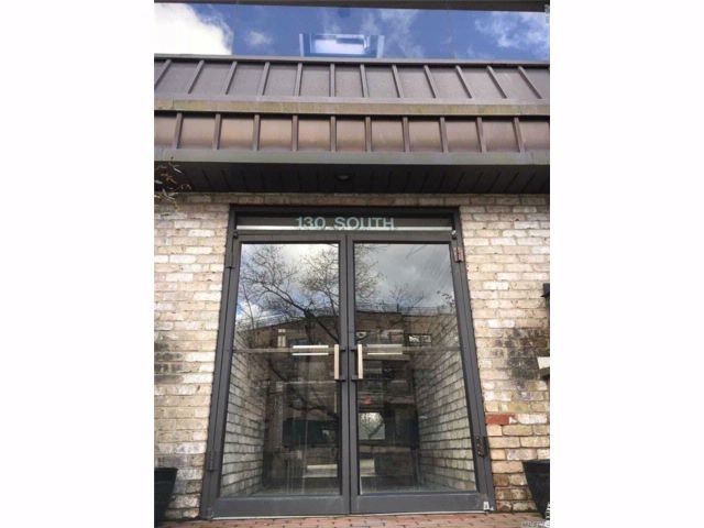Foto principal - 130 S Middle Neck Rd