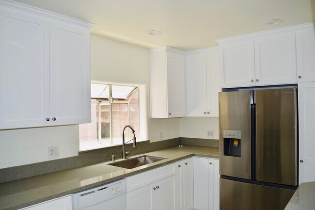 Kitchen - 3607 Alma Ave