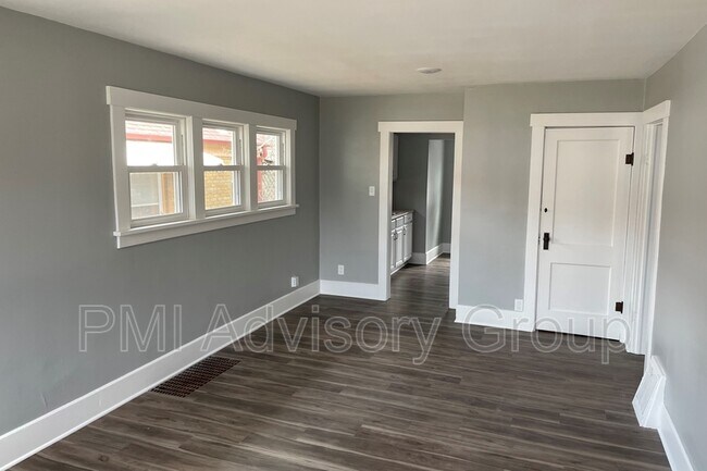 Foto del edificio - 2219 SW 8th Ave