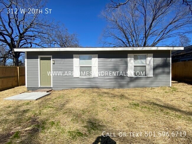 Building Photo - 312 W 20th St | $1495 | 4 beds, 1 full bath