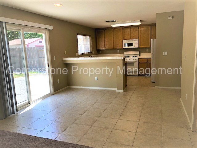 Building Photo - 2463 Serenata Way