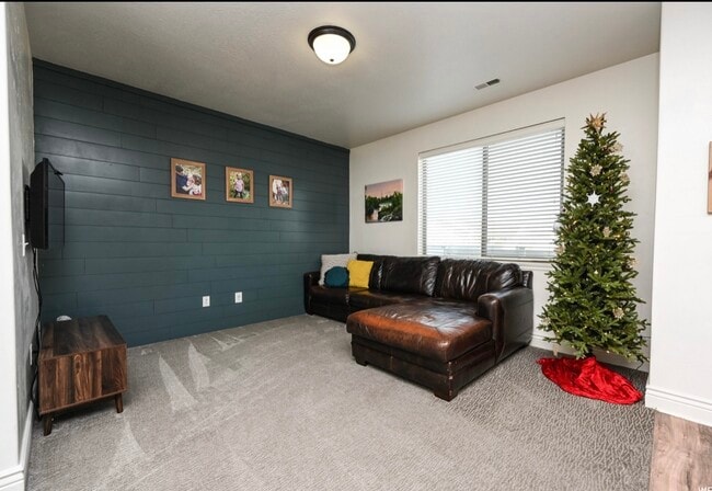Living room - 145 E 620 S