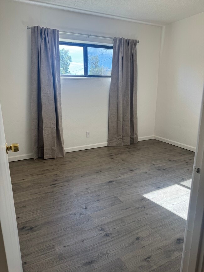 Foto del edificio - 1395 Kirman Ave