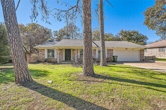 Building Photo - 808 Stratford Dr