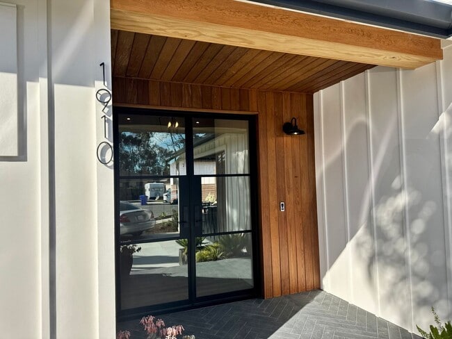 Foto del edificio - 1910 Raymond Ln