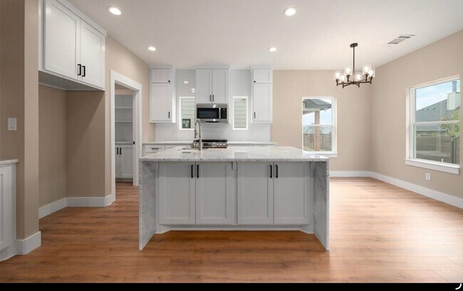 Foto del edificio - 4808 Dry Creek Rd