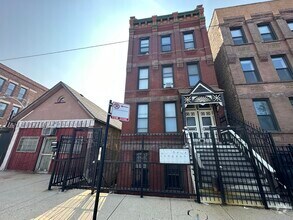 Building Photo - 1302 N Cleaver St