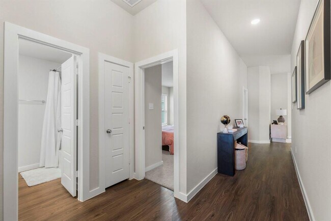 Foto del edificio - 17598 Longwood Trce Ln
