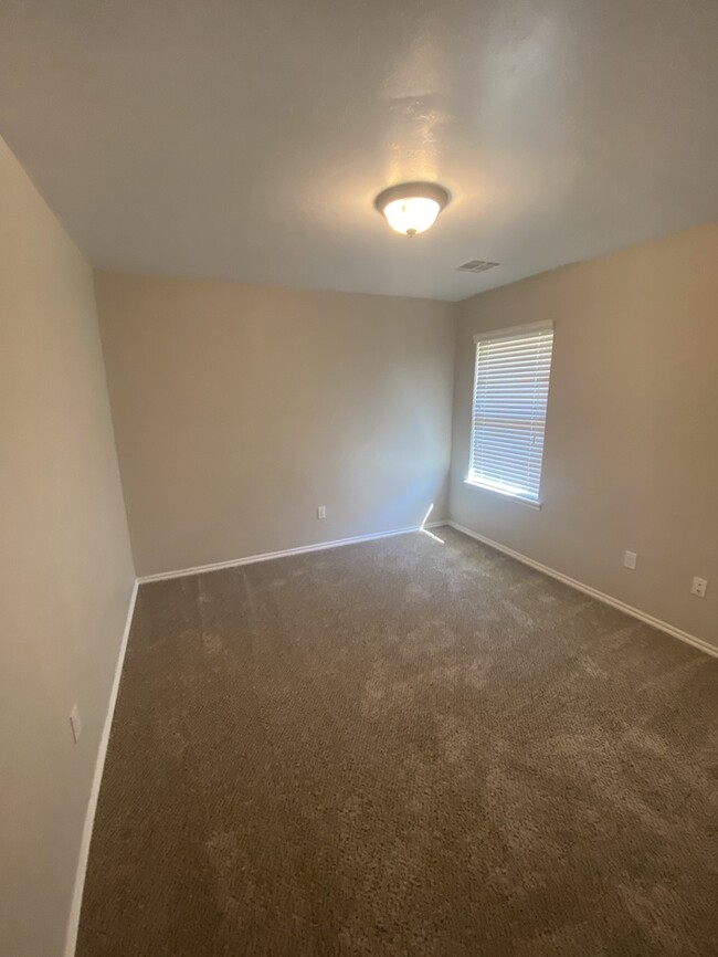 Building Photo - 612 Inverleith Cir
