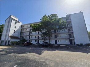 Building Photo - 8700 N Sherman Cir