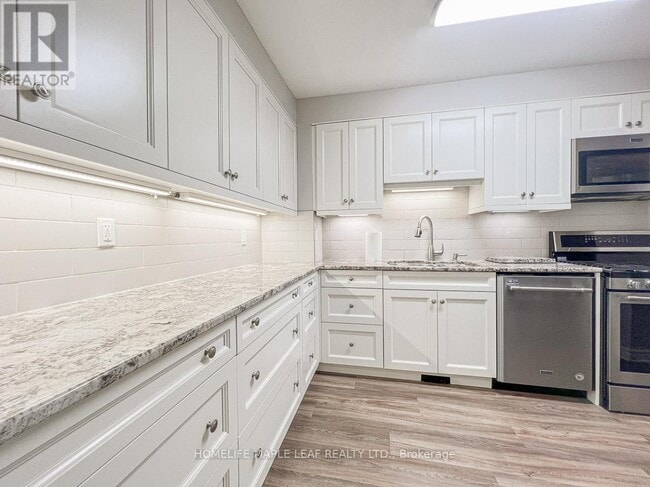 Building Photo - 711 Osgoode Dr