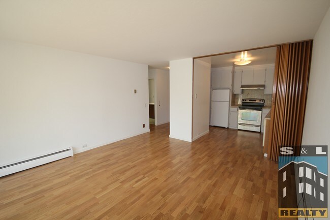 Foto del edificio - 172 Locksley Ave