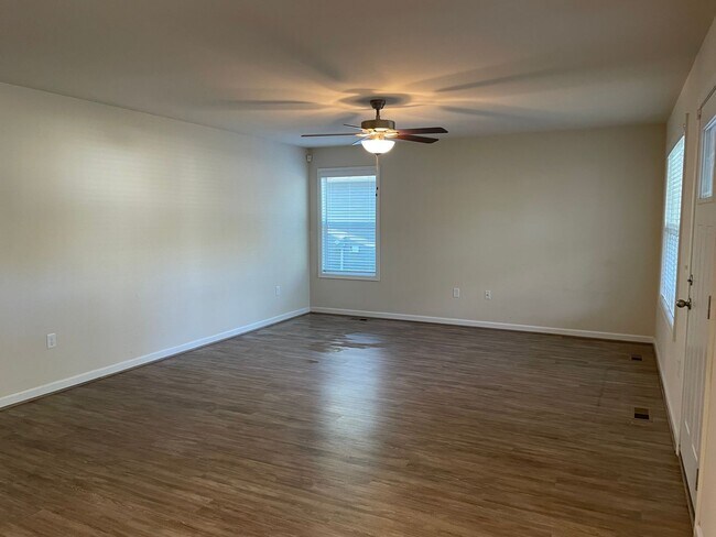 Building Photo - Cozy Home in Colonial Beach!